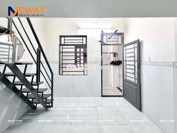 PHÒNG GÁC CAO CỬA SỔ GIÁ RẼ - ĐI BỘ QUA ĐH CÔNG THƯƠNG - THANG MÁY