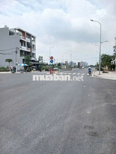 NHÀ CHO THUÊ KHO XƯỞNG-  DTSD 850M2-  P. TÂN THỚI NHẤT- Q12