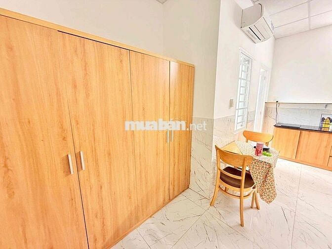Mặt tiền Cách mạng tháng8 CHDV Ban công trời
