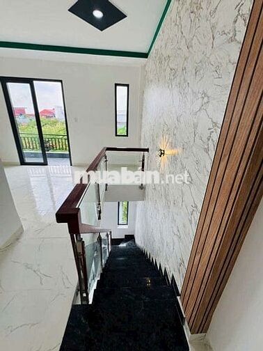 ngộp bank cần bán gấp nhà shr hoàn công đầy đủ