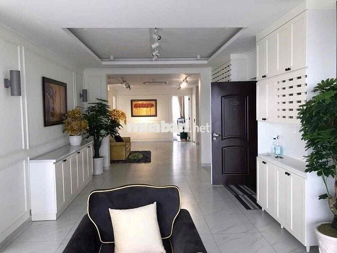 PENTHOUSE HAPPY VALLEY 5PN NỘI THẤT MỚI ĐẦY ĐỦ Ô XE HẦM GIÁ 4000$