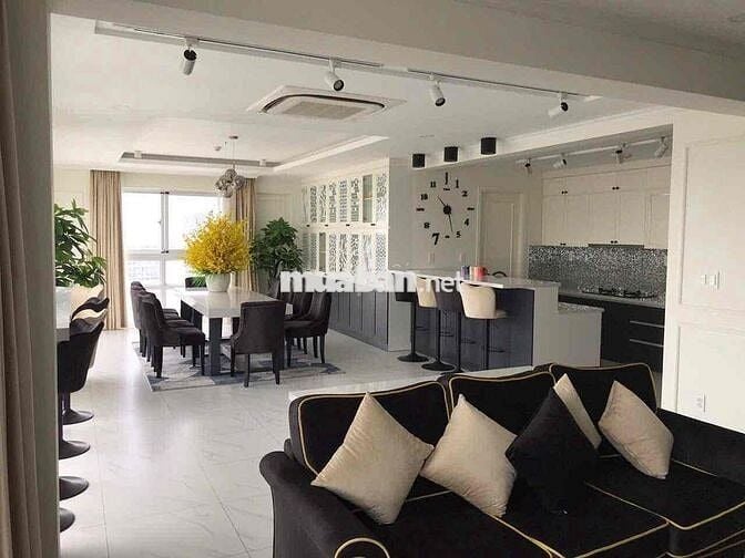 PENTHOUSE HAPPY VALLEY 5PN NỘI THẤT MỚI ĐẦY ĐỦ Ô XE HẦM GIÁ 4000$