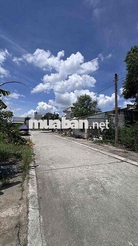 CẦN TIỀN NÊN BÁN GẤP LÔ ĐẤT VỊ TRÍ ĐẸP TẠI LONG AN Cũ nay là TÂY NINH