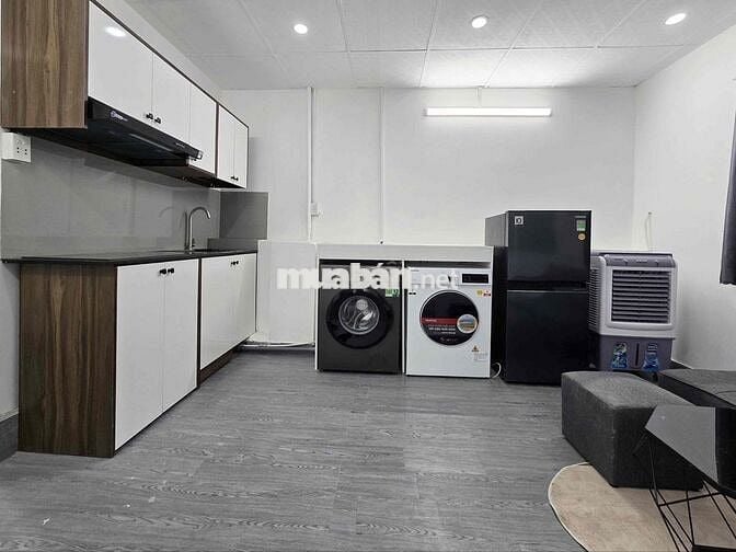 Căn Hộ 2 Phòng Ngủ Cửa Sổ Gần Đại Học Bách Khoa Vạn Hạnh Mall Quận 10