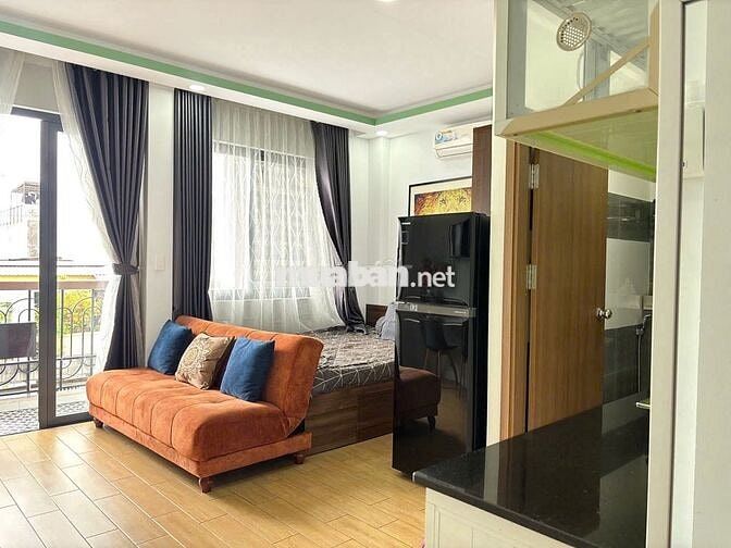 STUDIO FULL NỘI THẤT – BAN CÔNG RIÊNG – GẦN HÀNG XANH