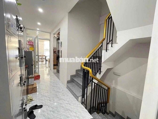 Mặt Bằng 80m2  Mặt tiền Hoàng Hoa Thám Gần Nhà Ga T3 lối đi riêng biệt
