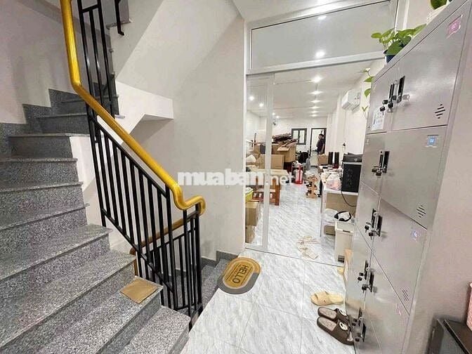 Mặt Bằng 80m2  Mặt tiền Hoàng Hoa Thám Gần Nhà Ga T3 lối đi riêng biệt