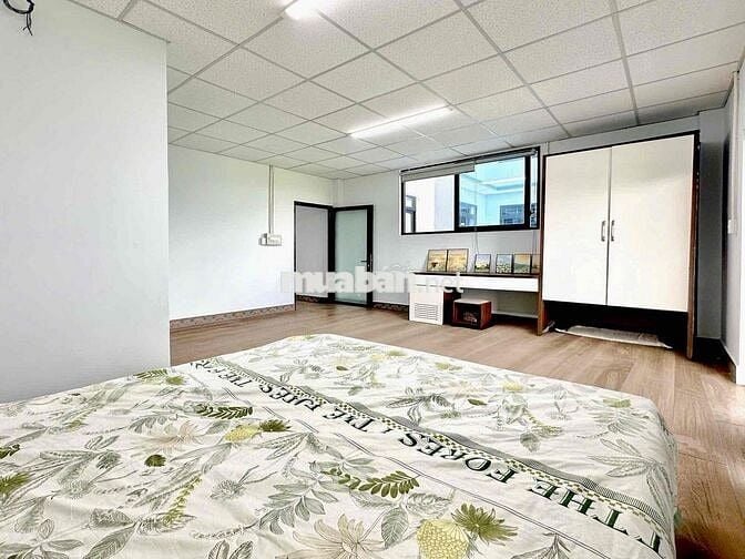 Phòng có ban công riêng 50m2 ngay view sông bao mát gần bến xe Q8