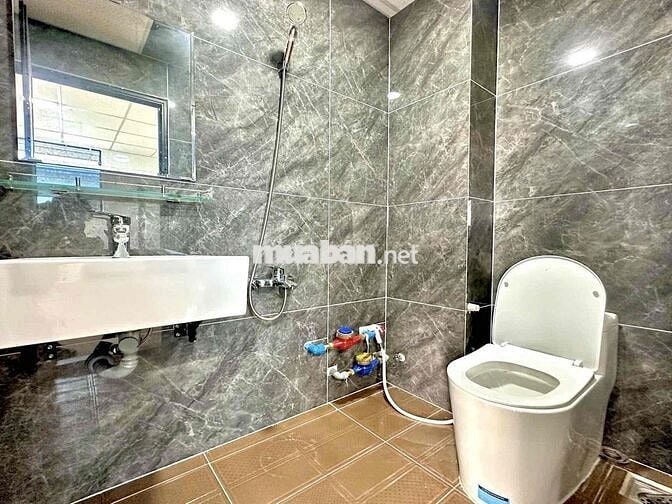 Phòng có ban công riêng 50m2 ngay view sông bao mát gần bến xe Q8