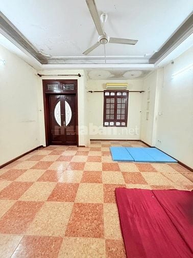 Bán nhà phố Kim Mã 70m2, xây 5 tầng, đường ô tô, kinh doanh