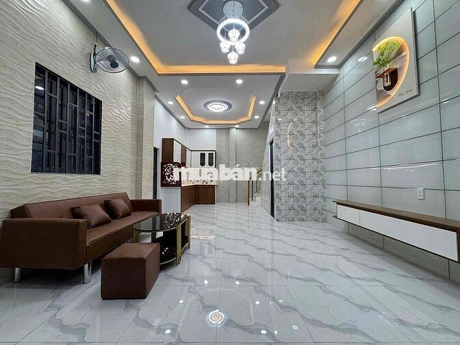 Nhà mới 4.6m x 9.5m - Bến xe Miền Tây - hẻm thông - SHR - Hoàn Công -