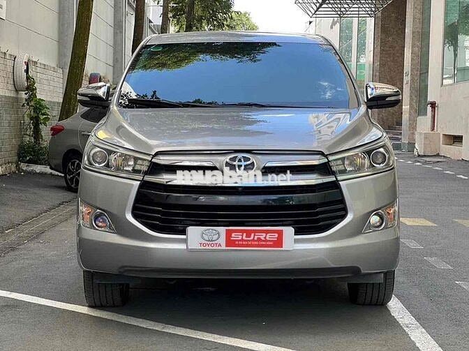 Toyota Innova 2.0V AT 2017 Bạc 37.000 km