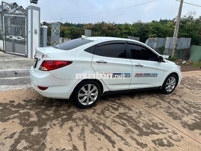 Hyundai Accent 2014 Số sàn Trắng Nhập khẩu