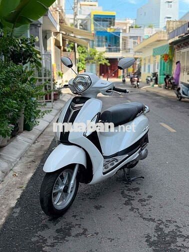 Yamaha Grande Trắng