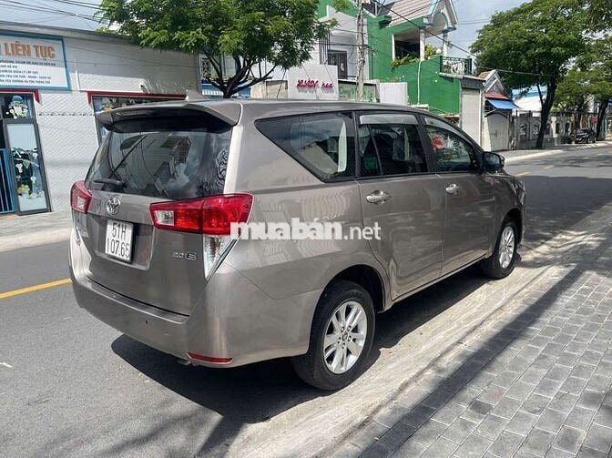 Toyota Innova 2.0E 2019 Số sàn Nâu