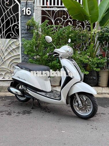 Yamaha Grande Trắng