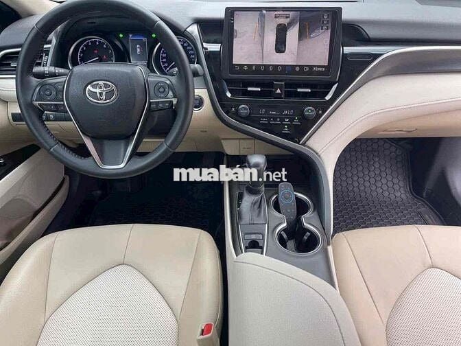 Toyota Camry 2.0G 2023 Đen 39.000 KM
