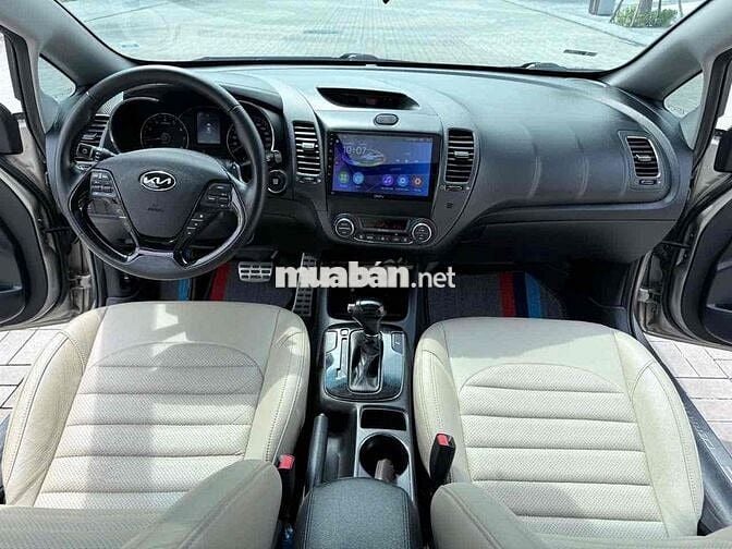 Kia Cerato 2.0at Pre 2018 2.0 AT - 79000 km