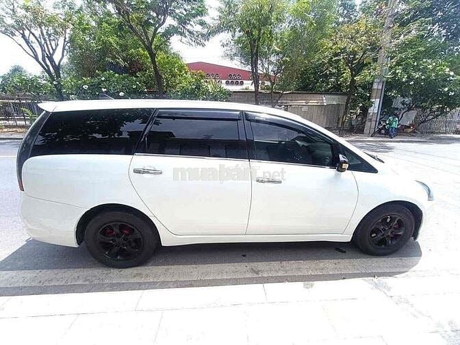 Mitsubishi Grandis 7 chỗ Trắng