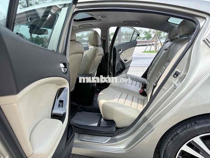Kia Cerato 2.0at Pre 2018 2.0 AT - 79000 km