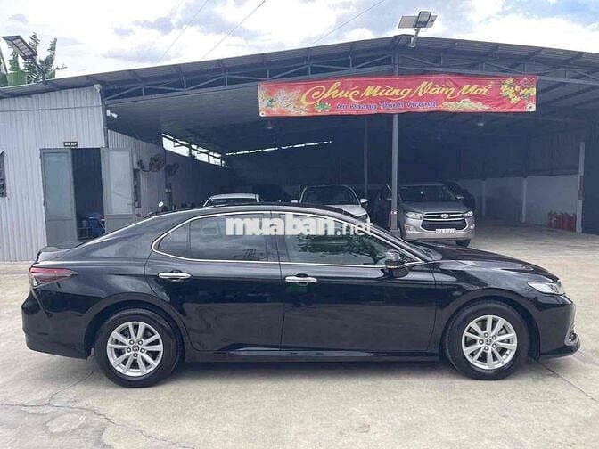 Toyota Camry 2.0G 2023 Đen 39.000 KM