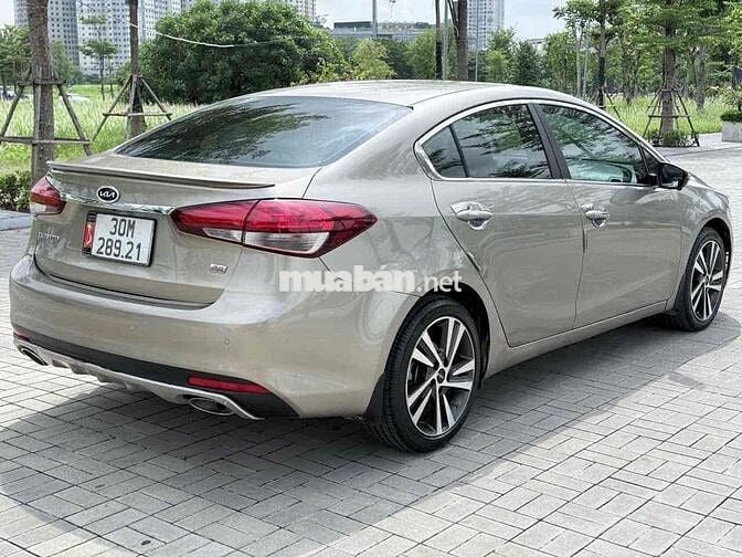 Kia Cerato 2.0at Pre 2018 2.0 AT - 79000 km