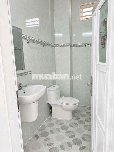 nhà cho thuê đg xe tải,gần nhà hàng bên sông, hbchanh 