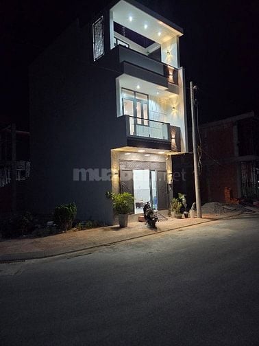 Nhà 3 tầng mới xây hẻm  nhựa 13m  có lề p.AL tphcm