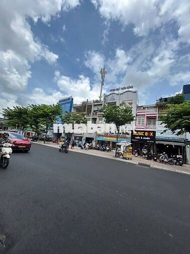 Giảm sâu tôi bán gấp nhà 4lau MT Phạm Hùng,Q8,5.5x17m,thuê 40tr,16ty