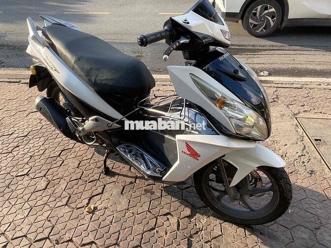 xe Honda Fi Taranis trắng đen