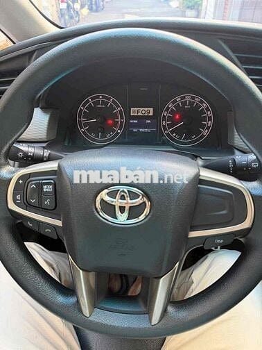 Toyota Innova 2021 Số sàn Bạc