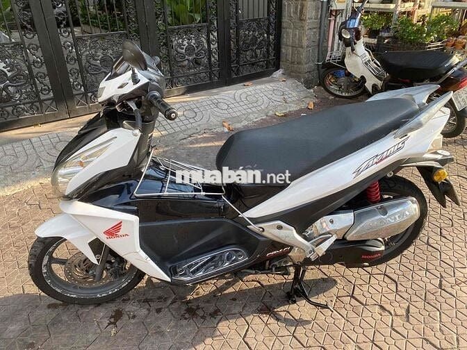 xe Honda Fi Taranis trắng đen