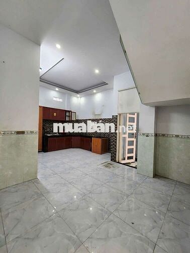 nhà cho thuê đg xe tải,gần nhà hàng bên sông, hbchanh 