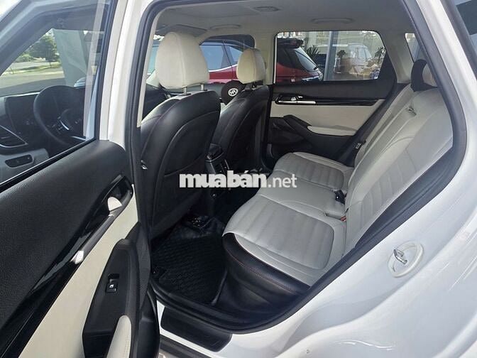 Kia Seltos Premium 2023 Trắng 28.000 km