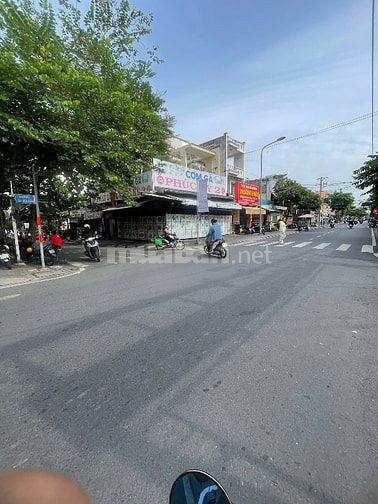 NGUYÊN CĂN GÓC 2MT Lâm VĂN BỀN, Q.7. DT:NGANG 18 DÀI 7 . GIÁ :100Tr/TH