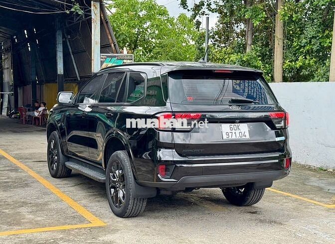 Ford Everest Sport 2023 Đen 38.000 km