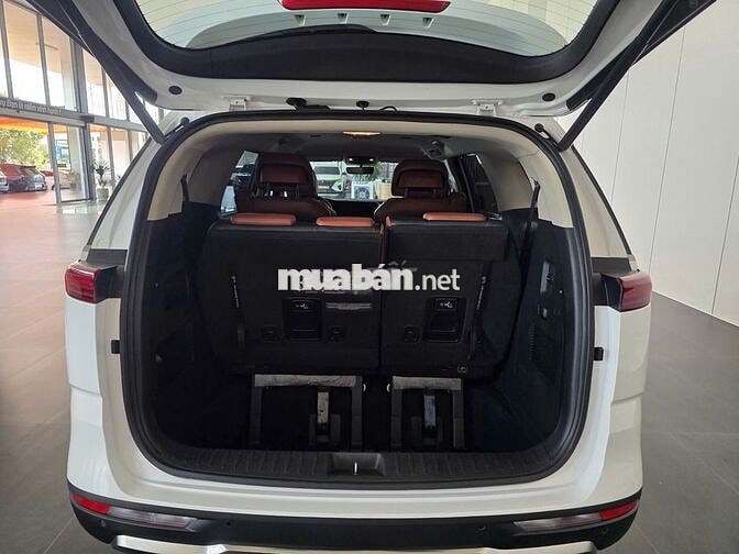 Kia Carnival Premium 2023 Trắng 52.900 km
