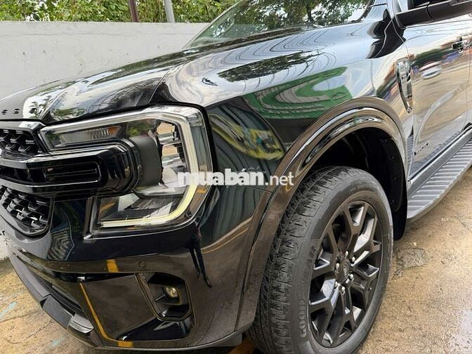 Ford Everest Sport 2023 Đen 38.000 km