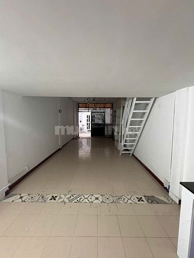 Cho thuê nhà Hẻm Xe Hơi - Đường Hòa Hưng, P.12, Q.10 - 3.5m x 15m. 