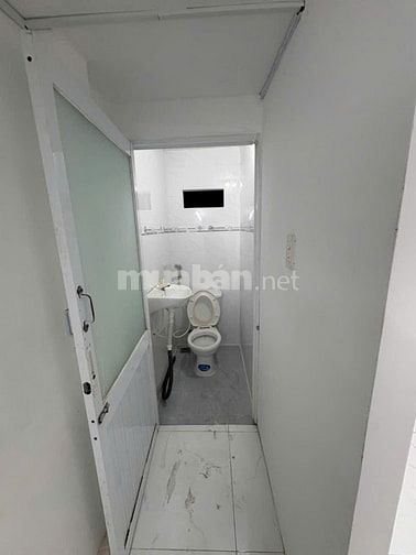 Cho thuê nhà Hẻm Xe Hơi - Đường Hòa Hưng, P.12, Q.10 - 3.5m x 15m. 