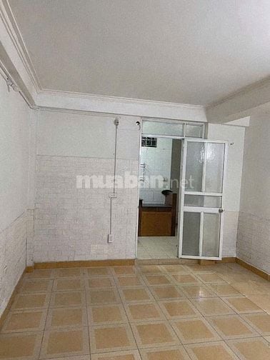 Cho thuê MB nhà đường Ngọc Hồi, đối diện BX Nước Ngầm, Hà Nội