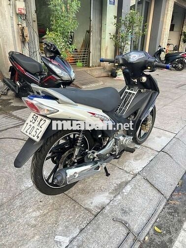 Suzuki Axelo 2017 Xanh Trắng Đen