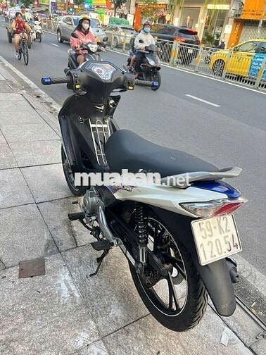Suzuki Axelo 2017 Xanh Trắng Đen