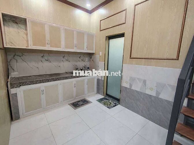 Bán nhà QUẬN 7-  cách mặt tiền PHẠM HỮU LẦU vài căn