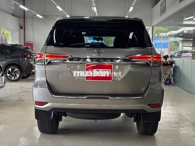 Toyota Fortuner 2.7V 2019 Đồng ánh kim