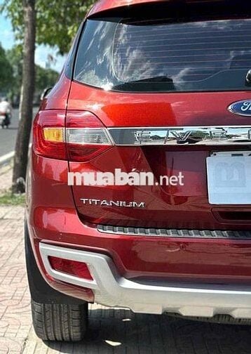 Ford Everest Titanium 1 Cầu 2017 Đỏ 12 vạn km