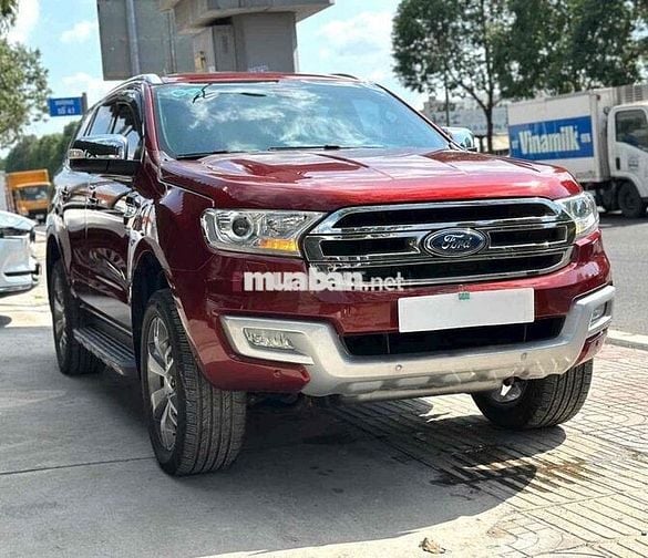 Ford Everest Titanium 1 Cầu 2017 Đỏ 12 vạn km