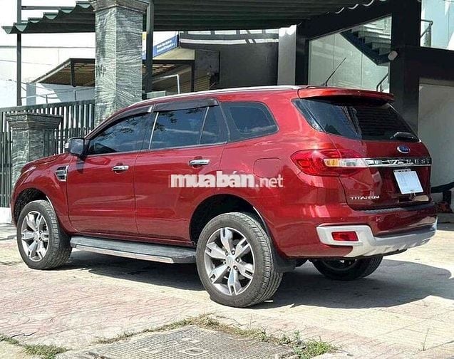 Ford Everest Titanium 1 Cầu 2017 Đỏ 12 vạn km