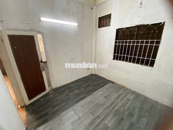 Nhà mặt tiền ngã năm Bình Thạnh vừa 6 người ở vừa kinh doanh siêu rộng