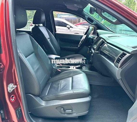 Ford Everest Titanium 1 Cầu 2017 Đỏ 12 vạn km